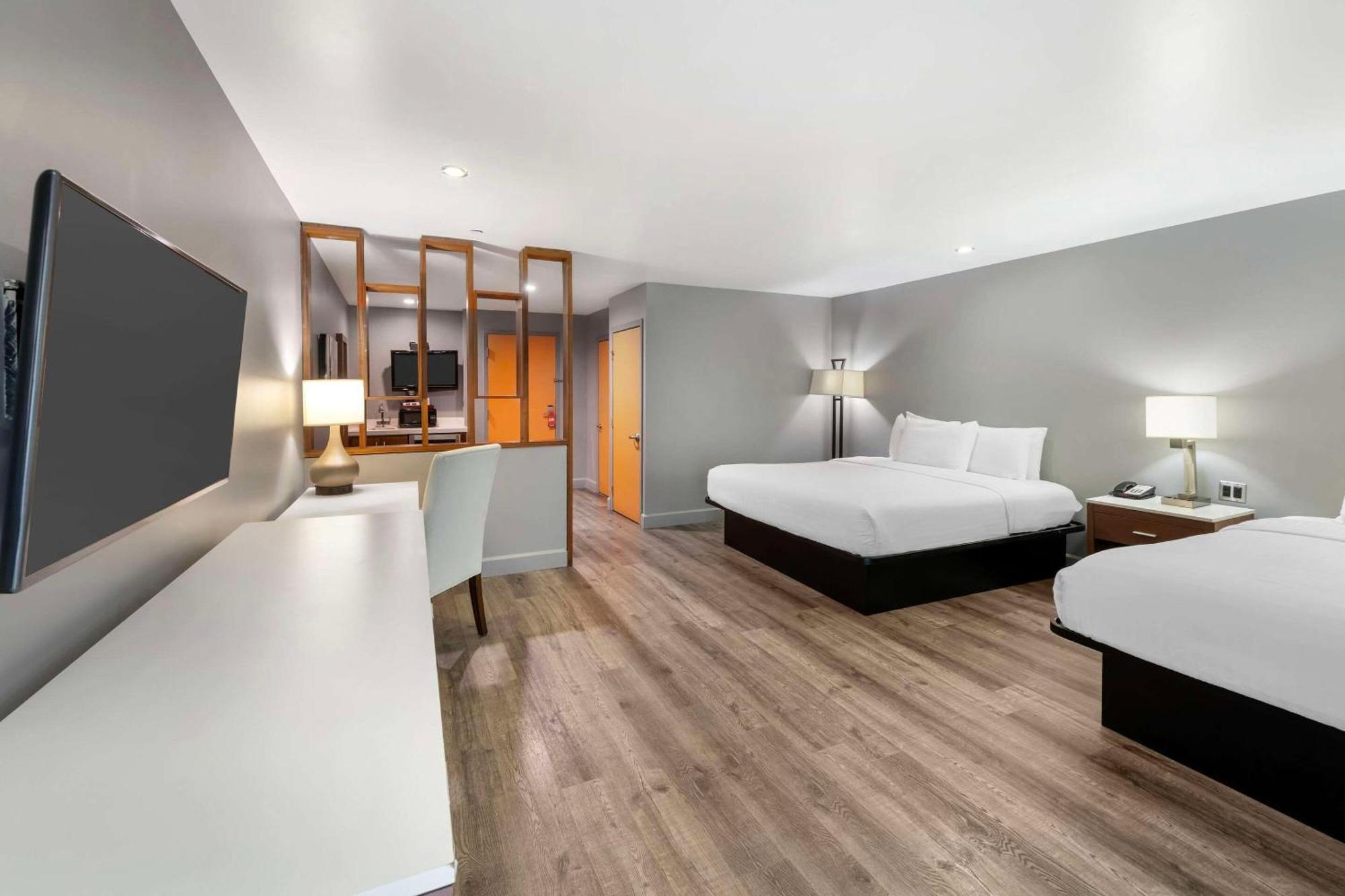 Blvd And Universal-hollywood, Ascend Collection Hotel